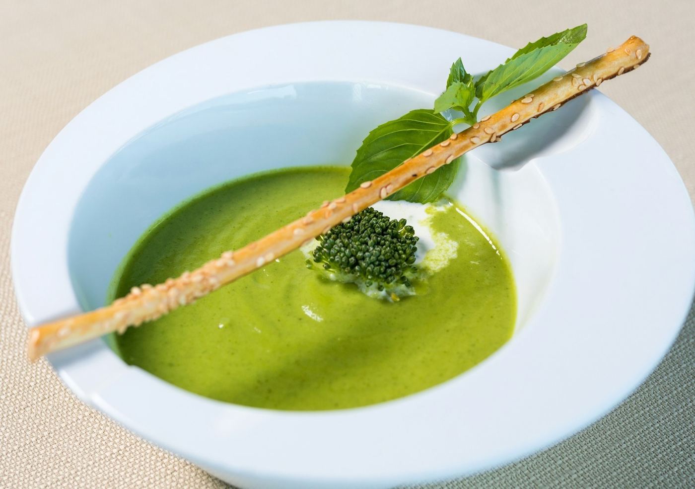 Brokkoli-Cashew-Suppe