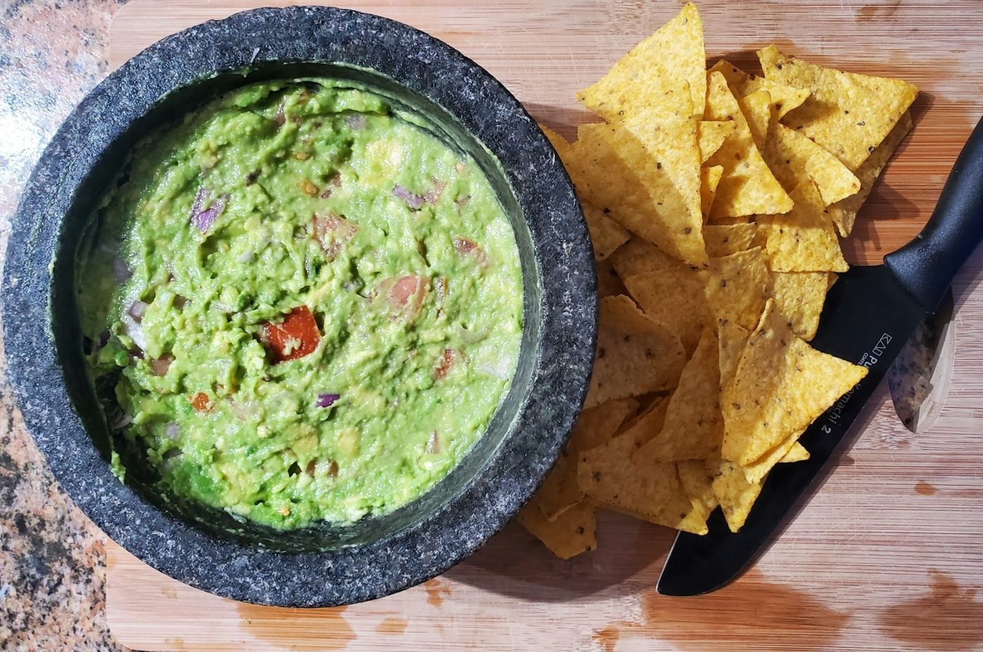 Guacamole mit Gemüsesticks