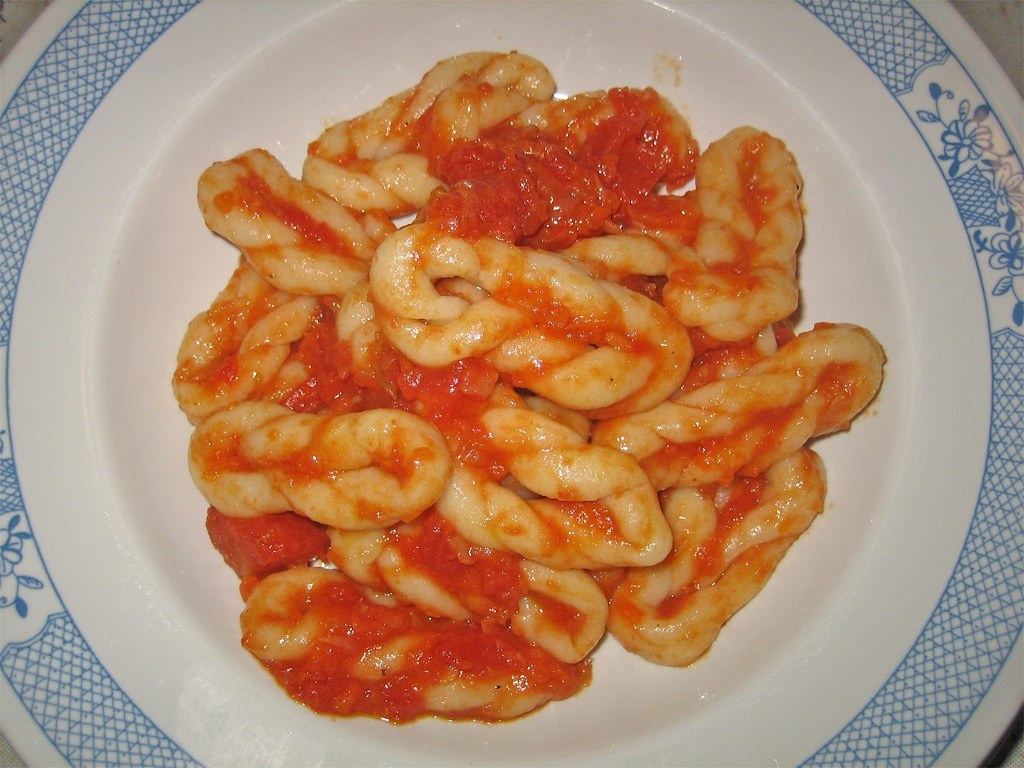 Lorighittas mit Tomatensauce